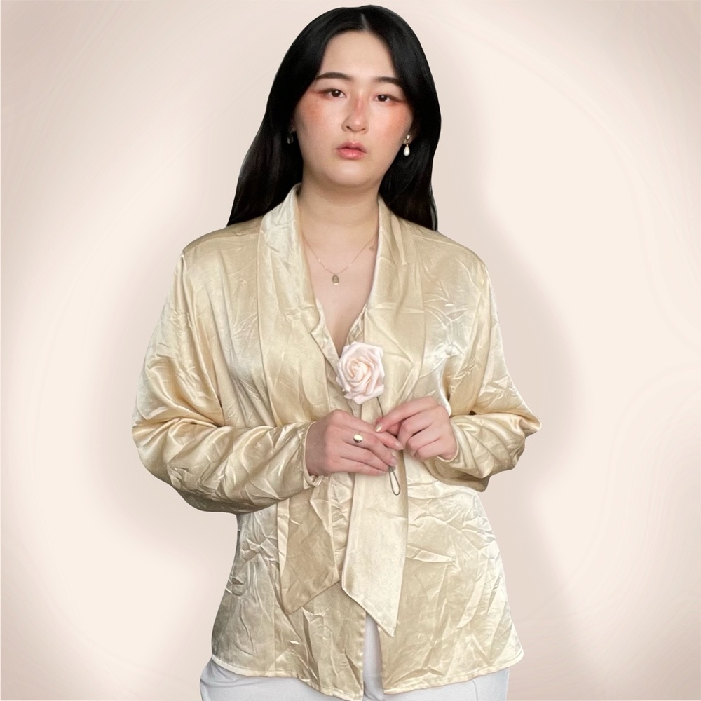 vtg champagne gold satin blouse w/ tie neck detail